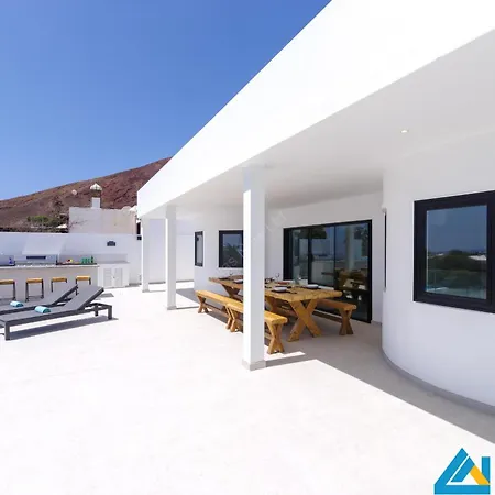 236 - Casa Yasmine By Now Ltd Villa Playa Blanca (Lanzarote)